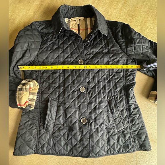 Burberry Women's Dark Quilted Puffer Jacket - Picture 4 of 10